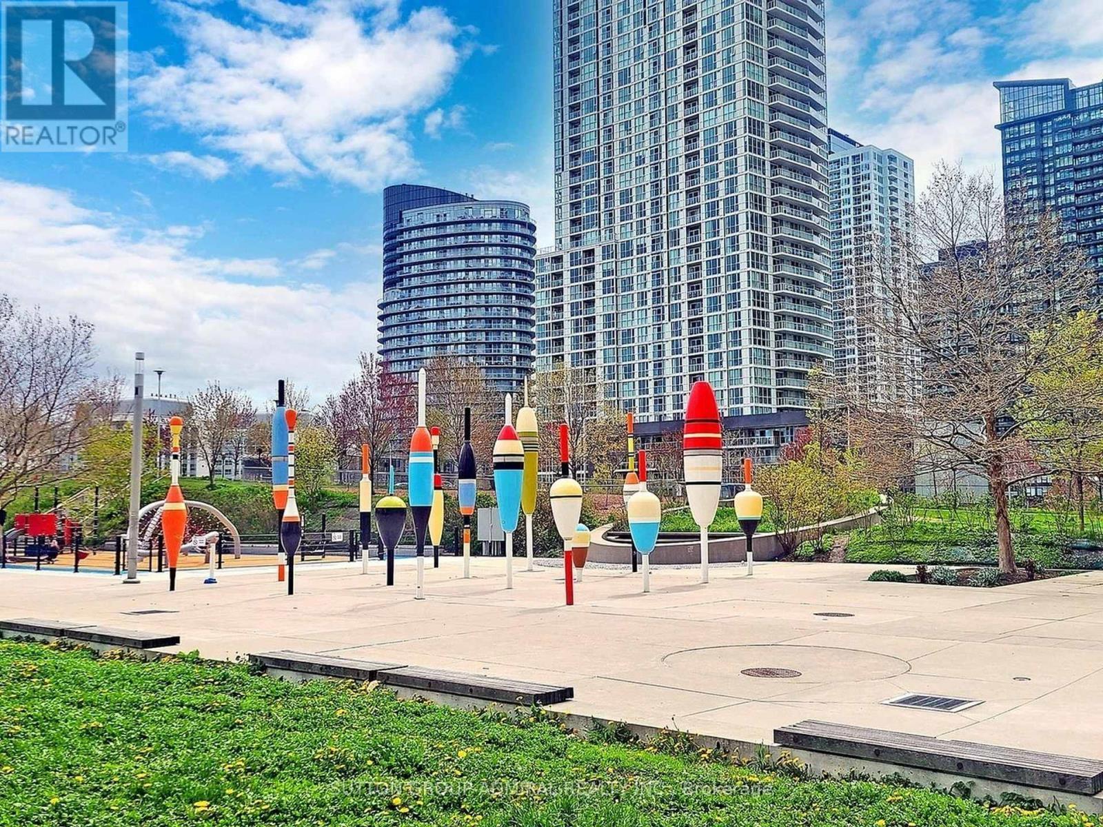 












1710 - 21 ICEBOAT TERRACE

,
Toronto (Waterfront Communities),




Ontario
M5V4A5

