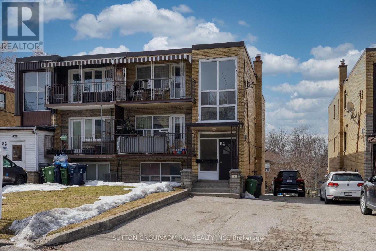 












64 GARTHDALE COURT

,
Toronto (Bathurst Manor),




Ontario
M3H5P9

