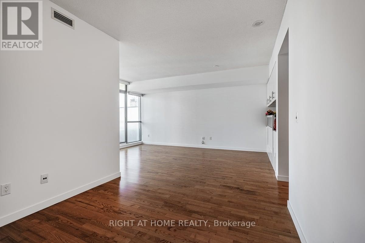 












2104 - 281 MUTUAL STREET

,
Toronto (Church-Yonge Corridor),




Ontario
M4Y3C4

