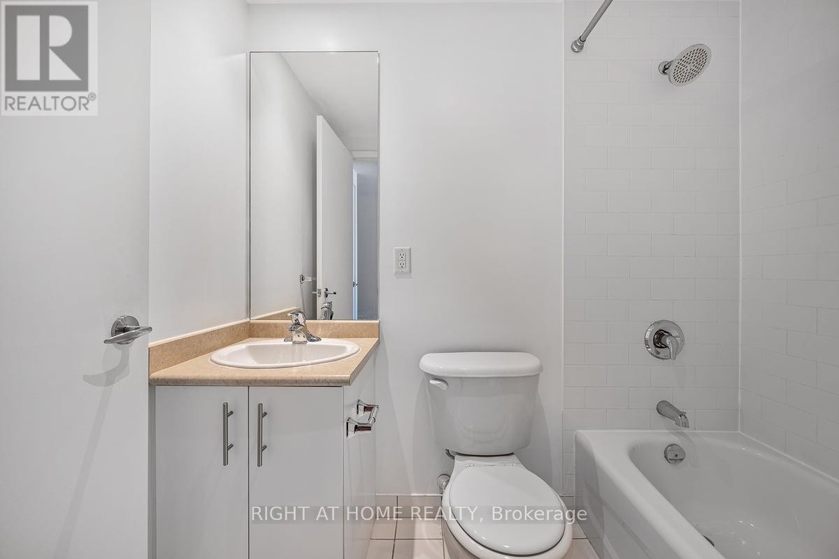 












2104 - 281 MUTUAL STREET

,
Toronto (Church-Yonge Corridor),




Ontario
M4Y3C4

