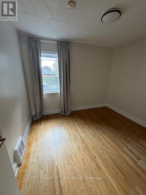 












227 SHEPPARD AVENUE W

,
Toronto (Lansing-Westgate),




Ontario
M2N1N2

