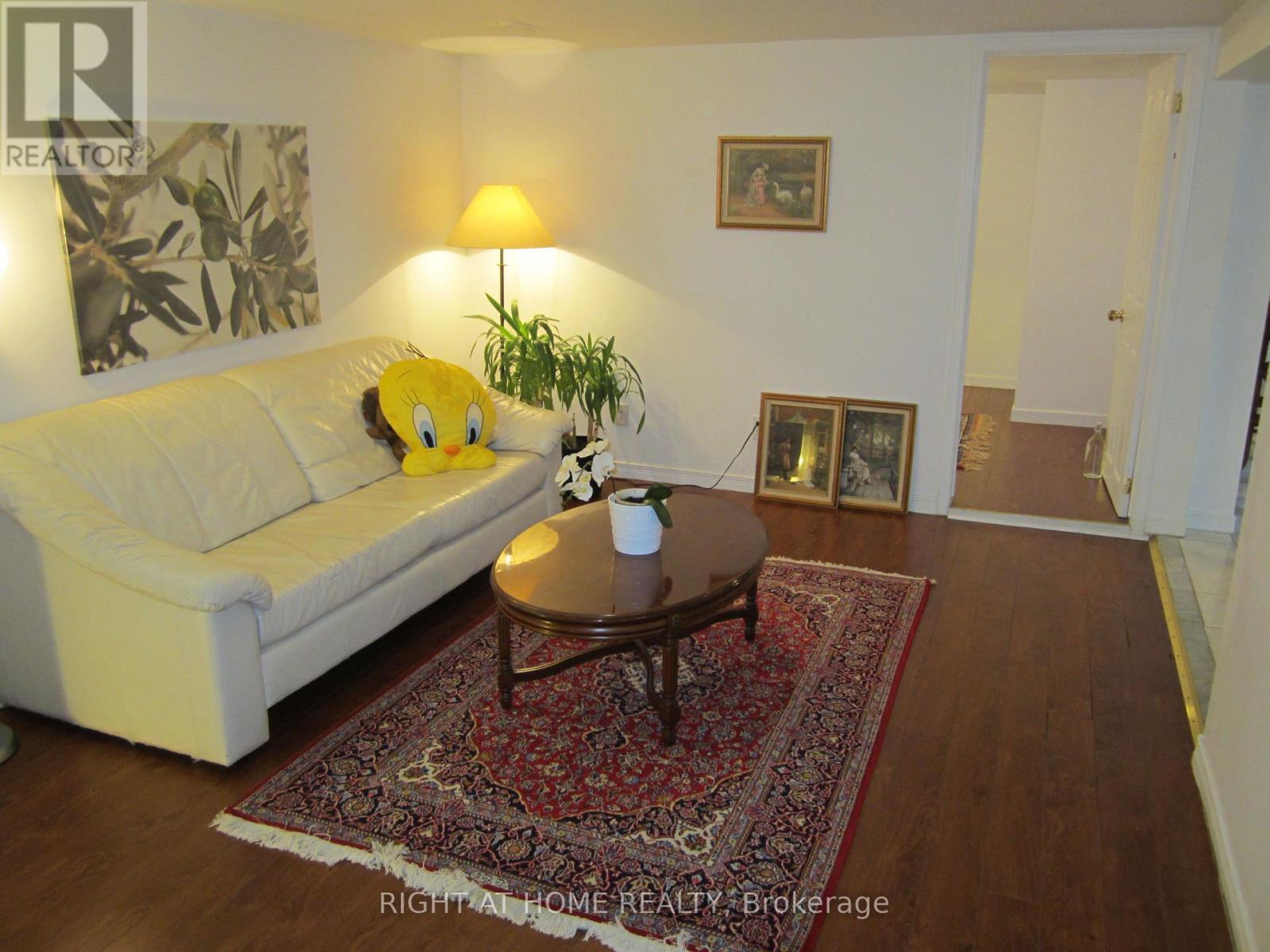 












BSMT - 194 HOMEWOOD AVENUE

,
Toronto (Newtonbrook West),




Ontario
M2M1K6

