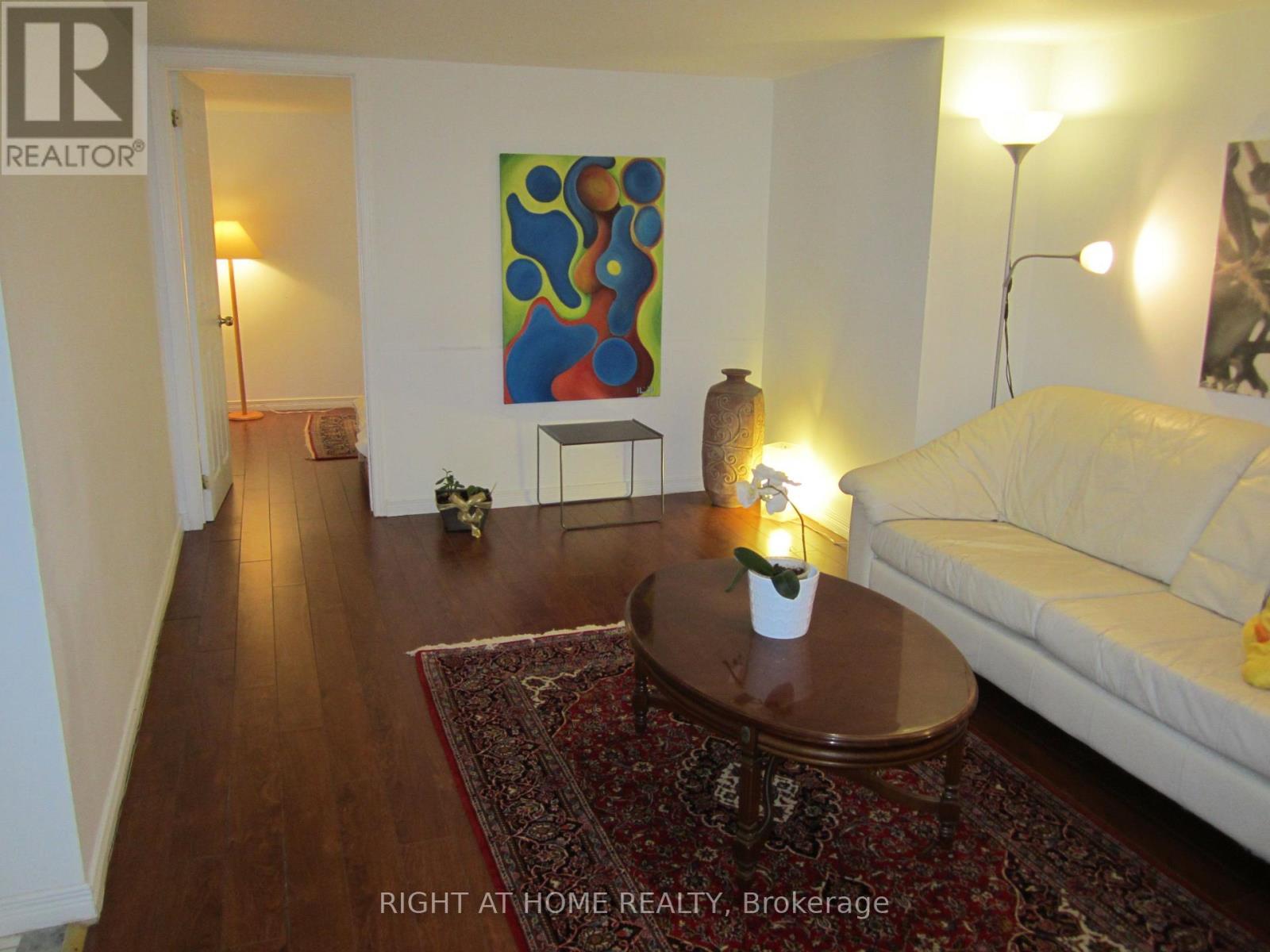 












BSMT - 194 HOMEWOOD AVENUE

,
Toronto (Newtonbrook West),




Ontario
M2M1K6


