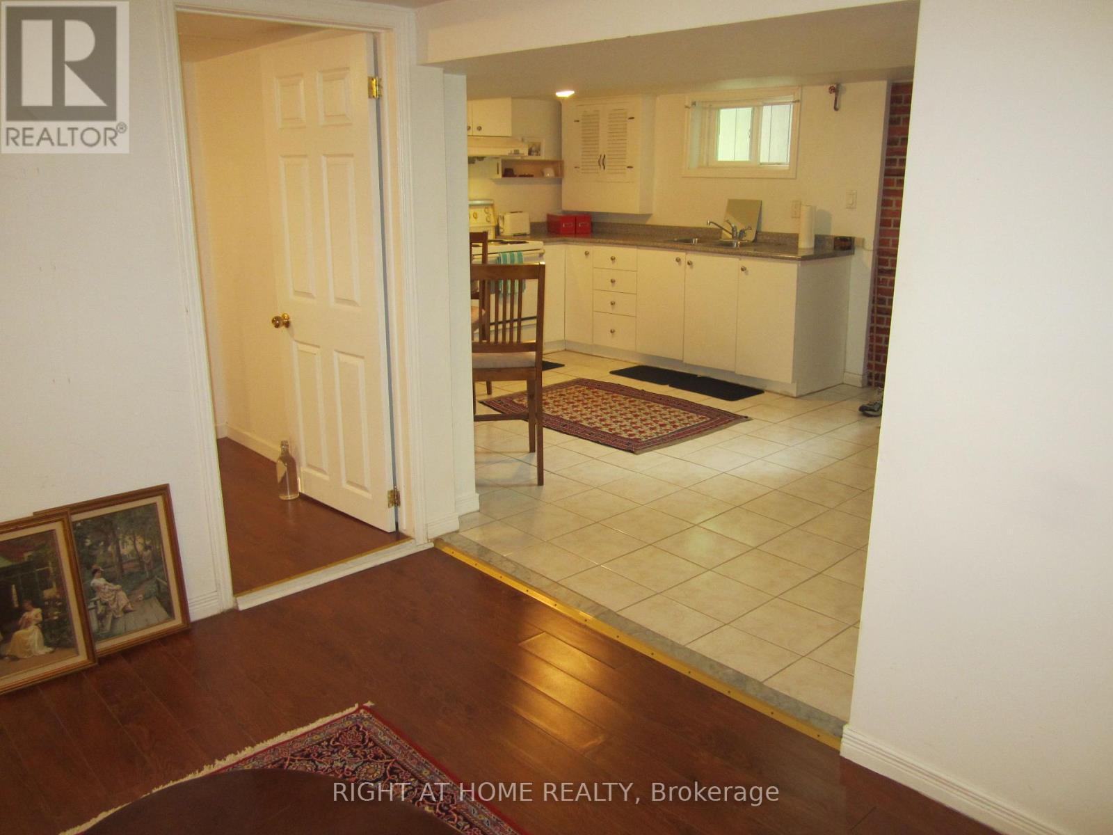 












BSMT - 194 HOMEWOOD AVENUE

,
Toronto (Newtonbrook West),




Ontario
M2M1K6


