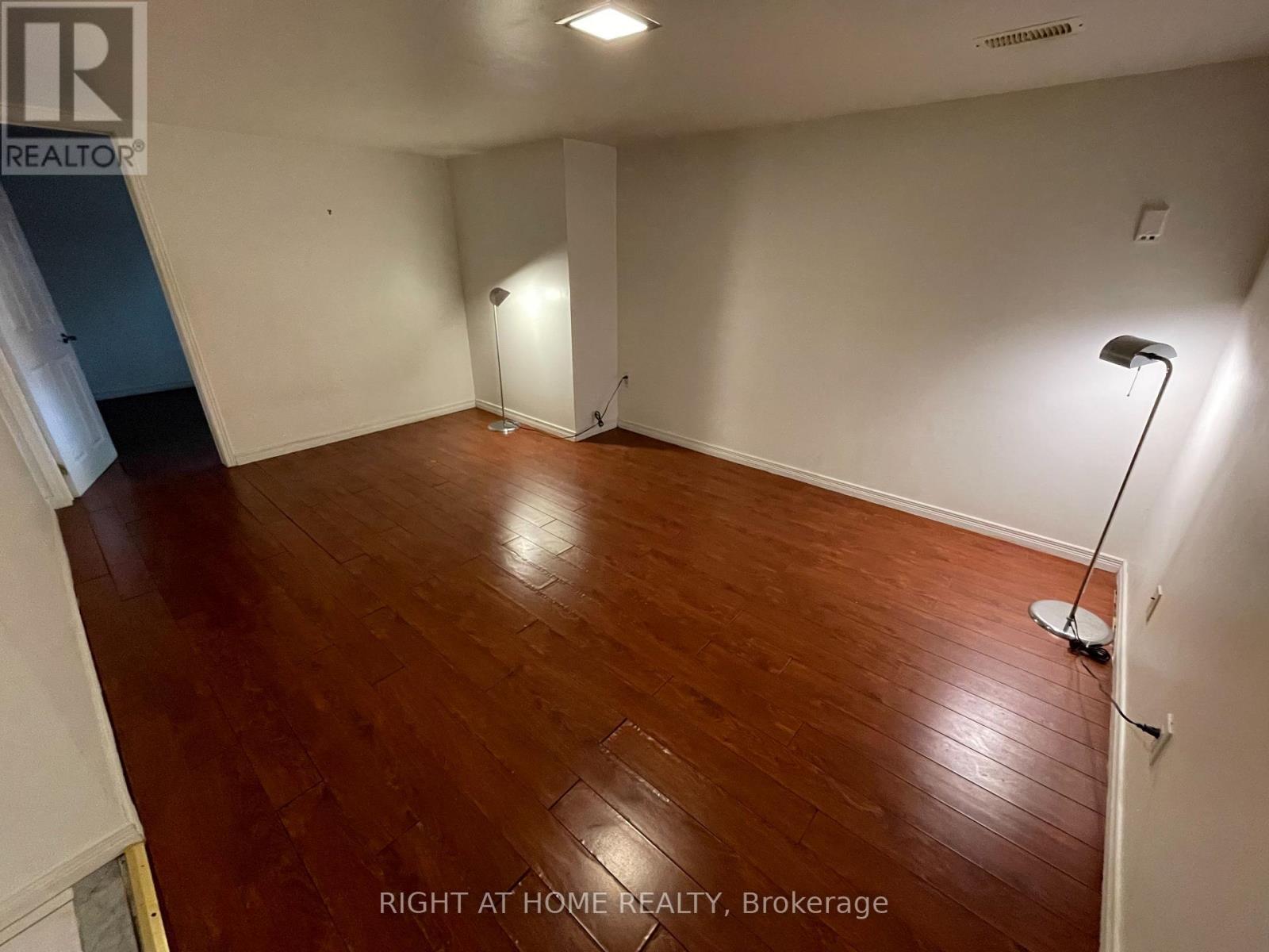 












BSMT - 194 HOMEWOOD AVENUE

,
Toronto (Newtonbrook West),




Ontario
M2M1K6

