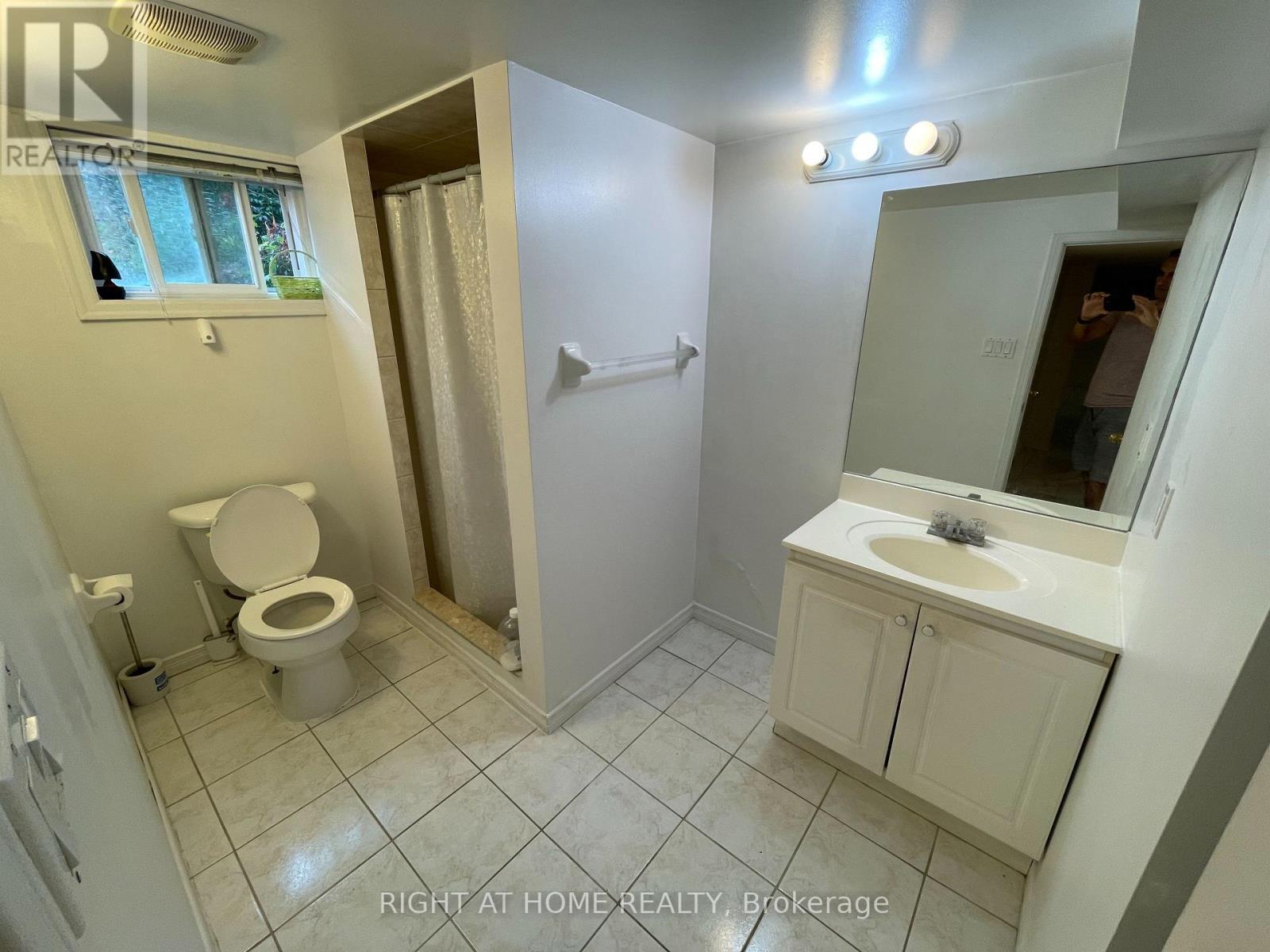 












BSMT - 194 HOMEWOOD AVENUE

,
Toronto (Newtonbrook West),




Ontario
M2M1K6

