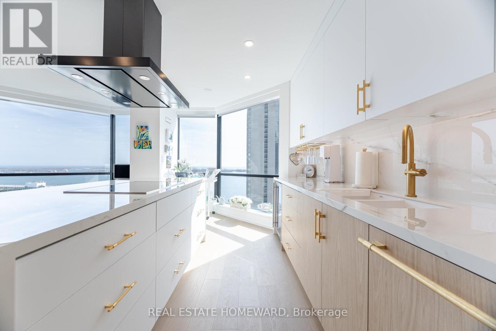 












PH2 - 10 QUEENS QUAY W

,
Toronto (Waterfront Communities),




Ontario
M5J2R9

