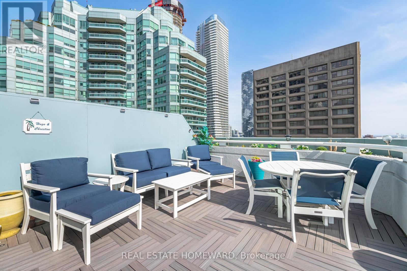












PH2 - 10 QUEENS QUAY W

,
Toronto (Waterfront Communities),




Ontario
M5J2R9

