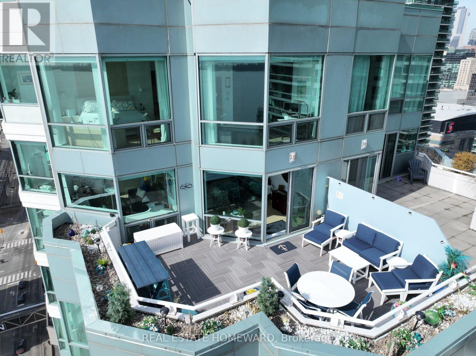 












PH2 - 10 QUEENS QUAY W

,
Toronto (Waterfront Communities),




Ontario
M5J2R9

