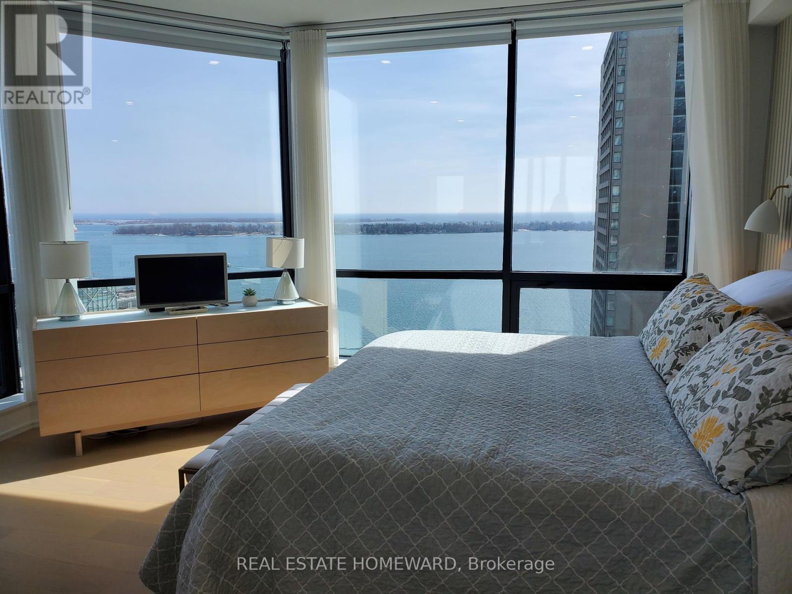 












PH2 - 10 QUEENS QUAY W

,
Toronto (Waterfront Communities),




Ontario
M5J2R9

