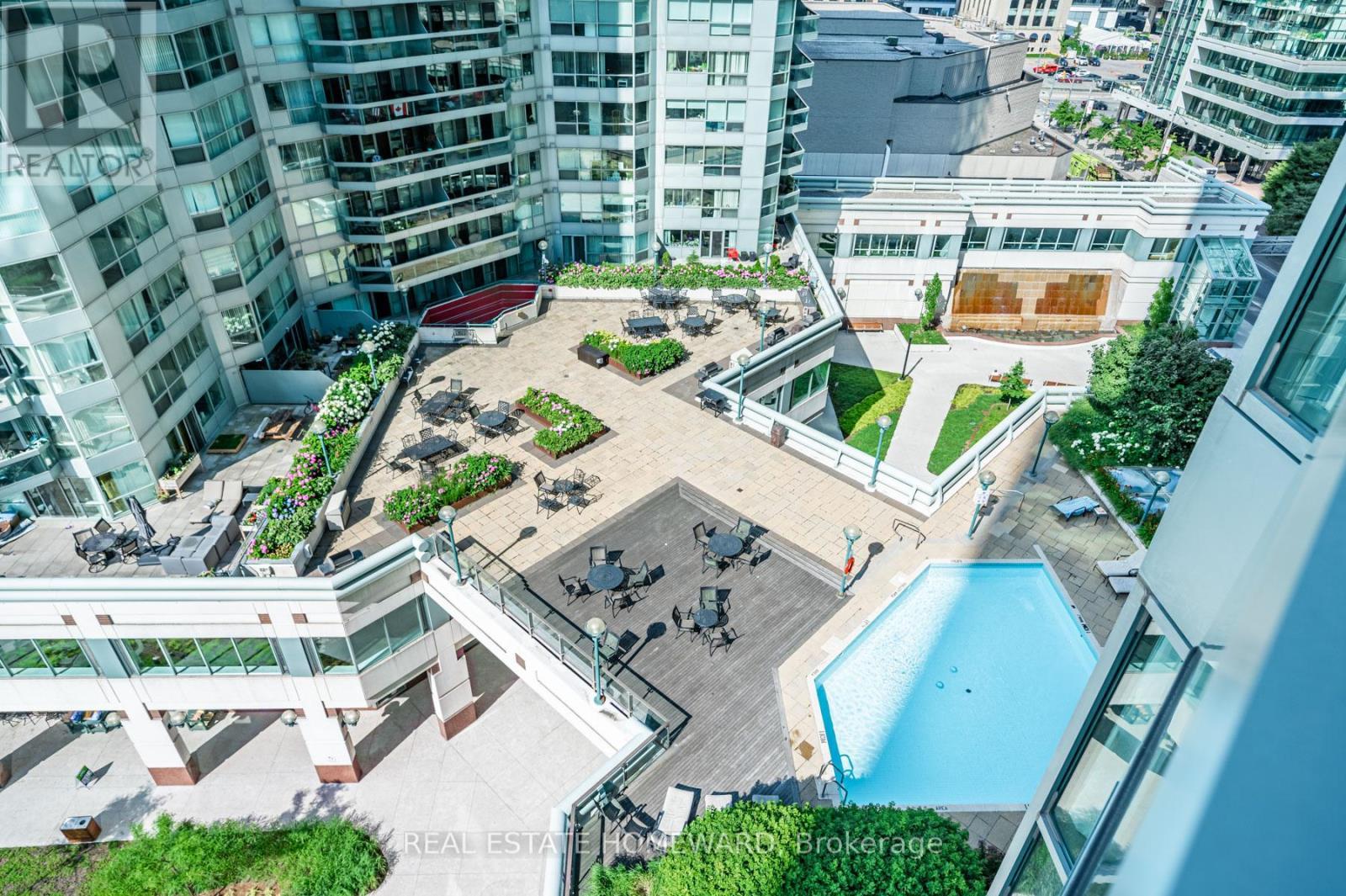 












PH2 - 10 QUEENS QUAY W

,
Toronto (Waterfront Communities),




Ontario
M5J2R9

