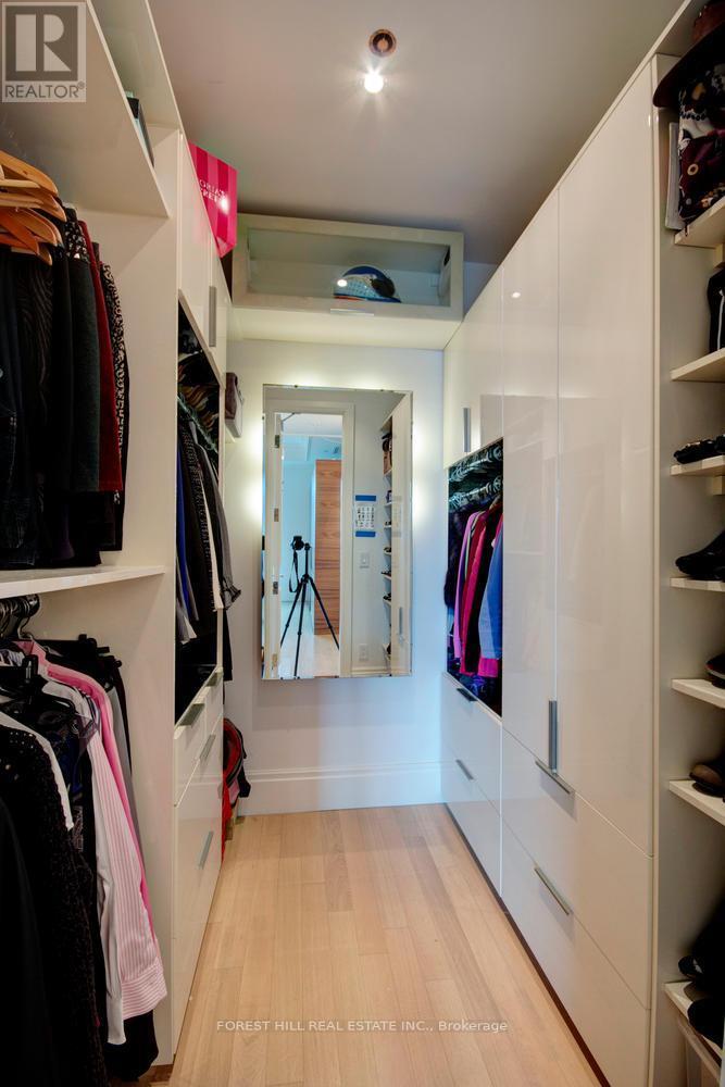 












3904 - 311 BAY STREET

,
Toronto (Bay Street Corridor),




Ontario
M5H4G5


