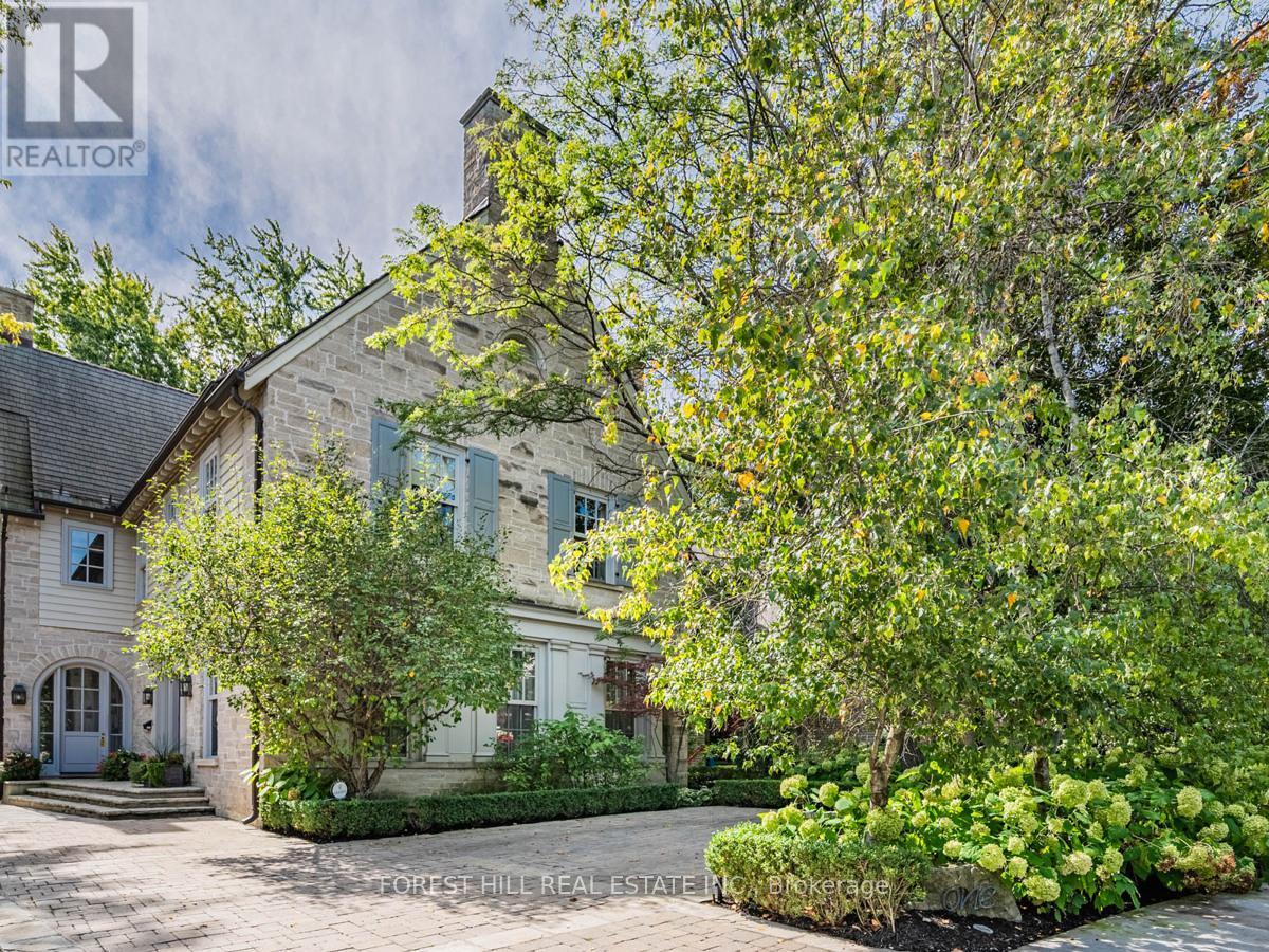 












1 BURTON ROAD

,
Toronto (Forest Hill South),




Ontario
M5P1T6

