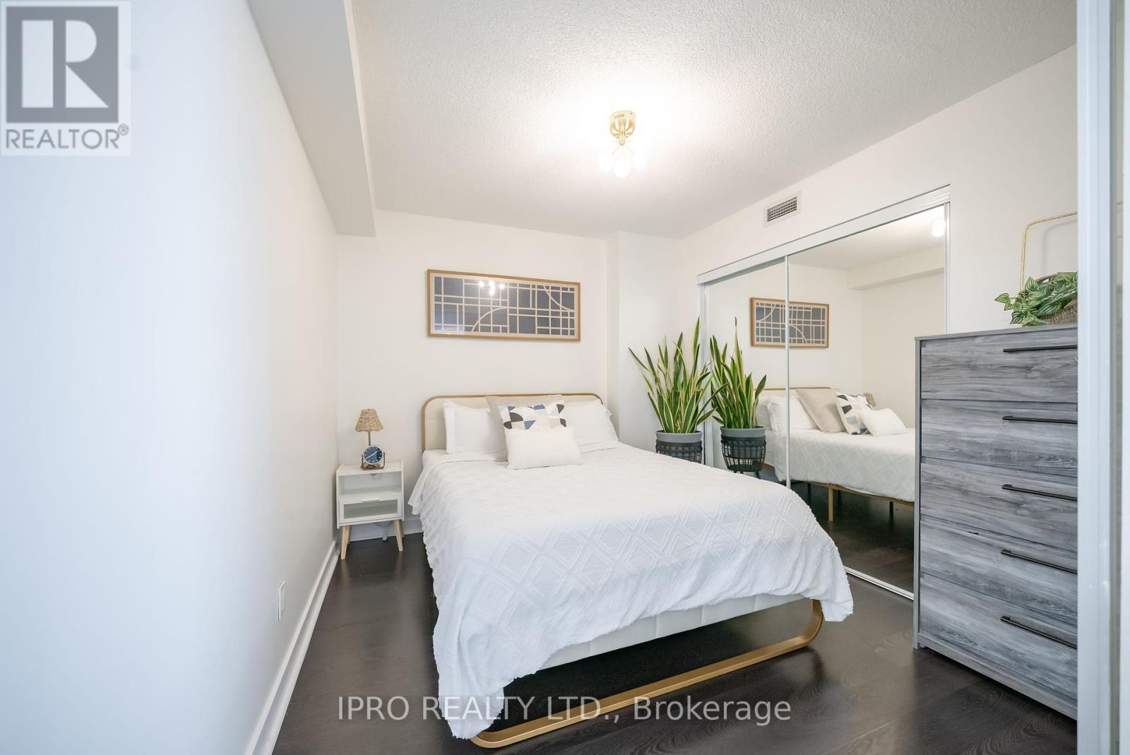 












1511 - 100 WESTERN BATTERY ROAD

,
Toronto (Niagara),




Ontario
M6K3S2


