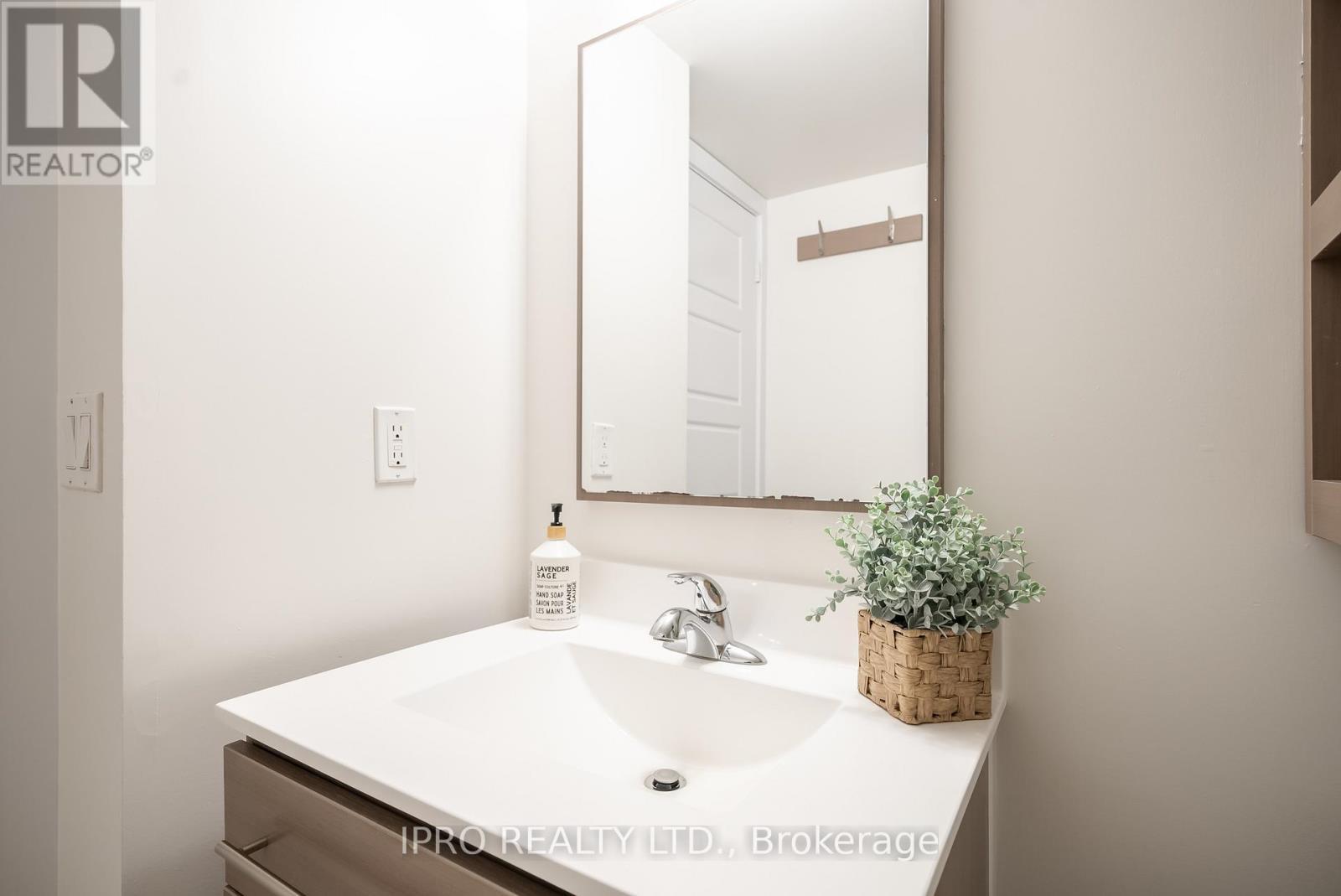 












1511 - 100 WESTERN BATTERY ROAD

,
Toronto (Niagara),




Ontario
M6K3S2

