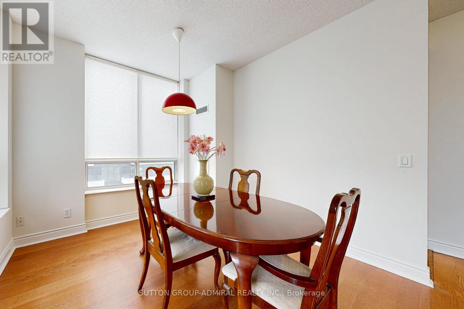 












1502 - 1101 LESLIE STREET

,
Toronto (Banbury-Don Mills),




Ontario
M3C4G3

