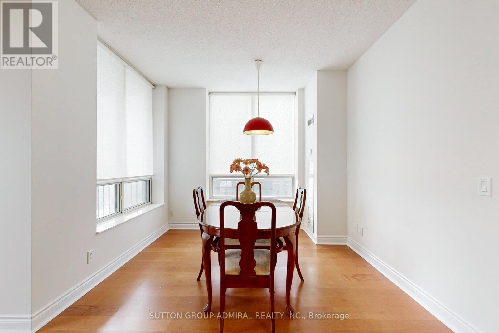 












1502 - 1101 LESLIE STREET

,
Toronto (Banbury-Don Mills),




Ontario
M3C4G3

