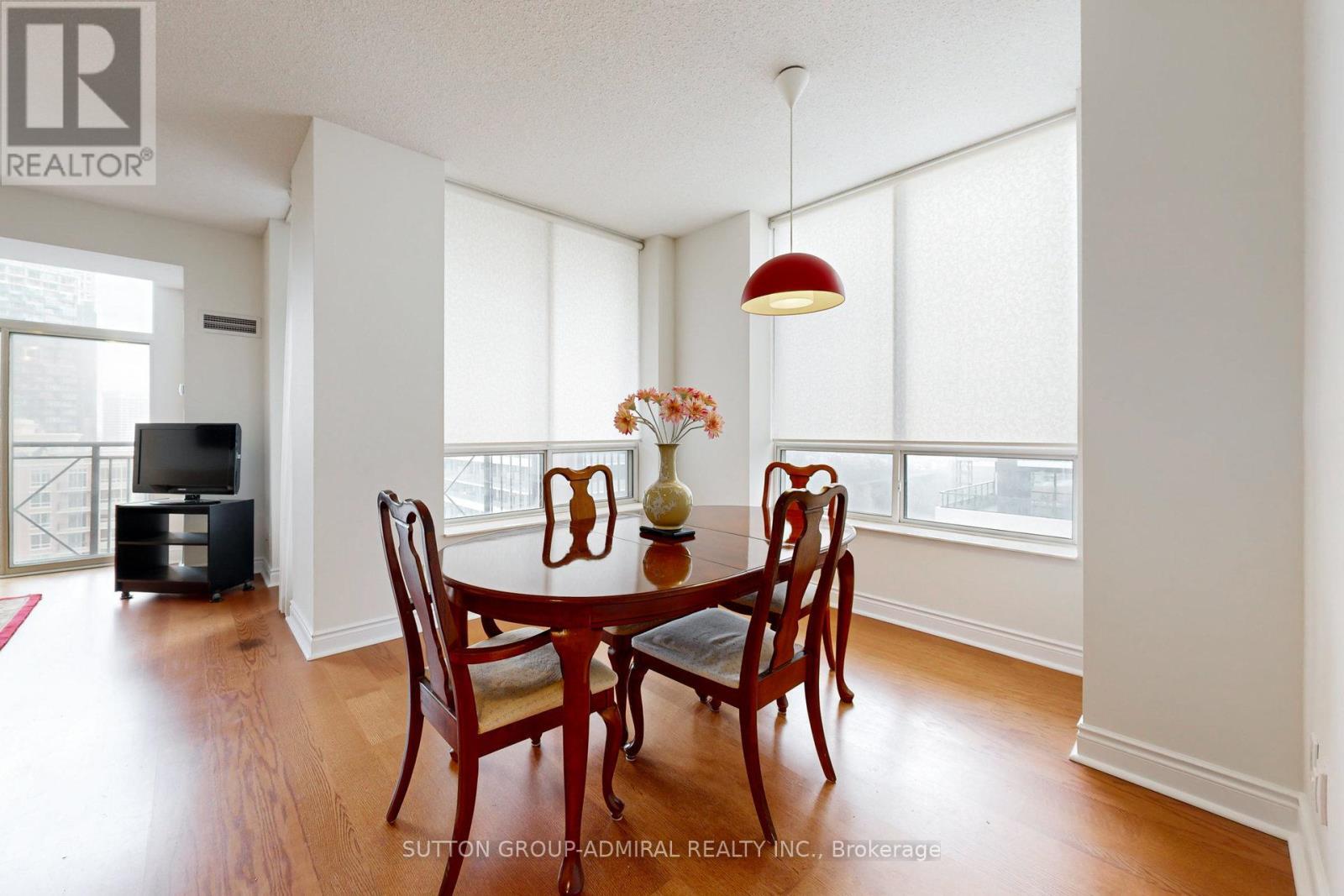 












1502 - 1101 LESLIE STREET

,
Toronto (Banbury-Don Mills),




Ontario
M3C4G3

