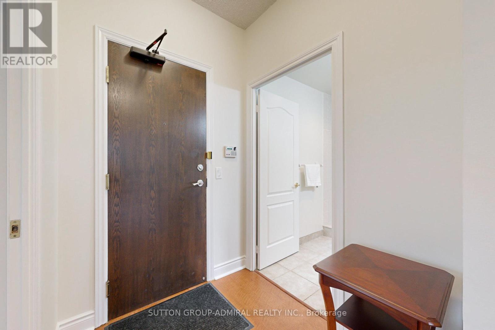 












1502 - 1101 LESLIE STREET

,
Toronto (Banbury-Don Mills),




Ontario
M3C4G3


