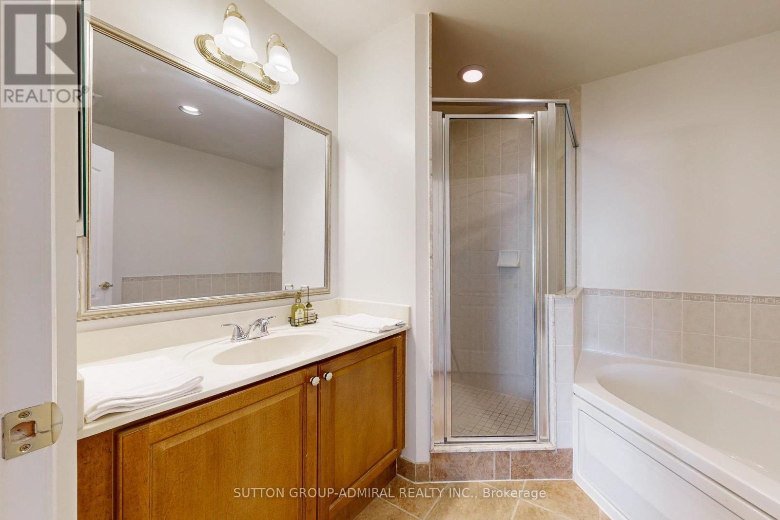 












1502 - 1101 LESLIE STREET

,
Toronto (Banbury-Don Mills),




Ontario
M3C4G3

