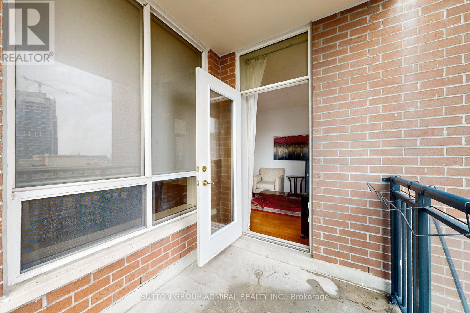 












1502 - 1101 LESLIE STREET

,
Toronto (Banbury-Don Mills),




Ontario
M3C4G3


