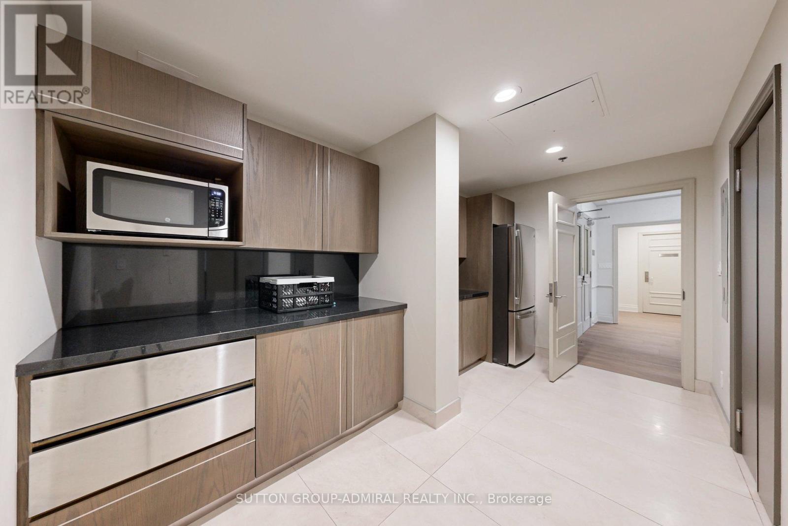 












1502 - 1101 LESLIE STREET

,
Toronto (Banbury-Don Mills),




Ontario
M3C4G3

