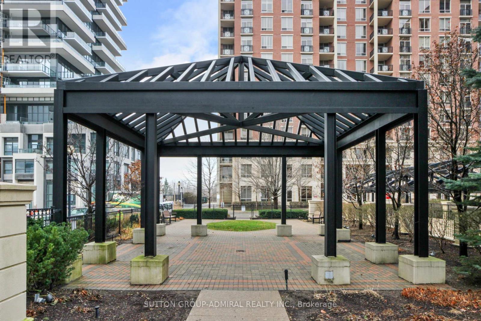 












1502 - 1101 LESLIE STREET

,
Toronto (Banbury-Don Mills),




Ontario
M3C4G3

