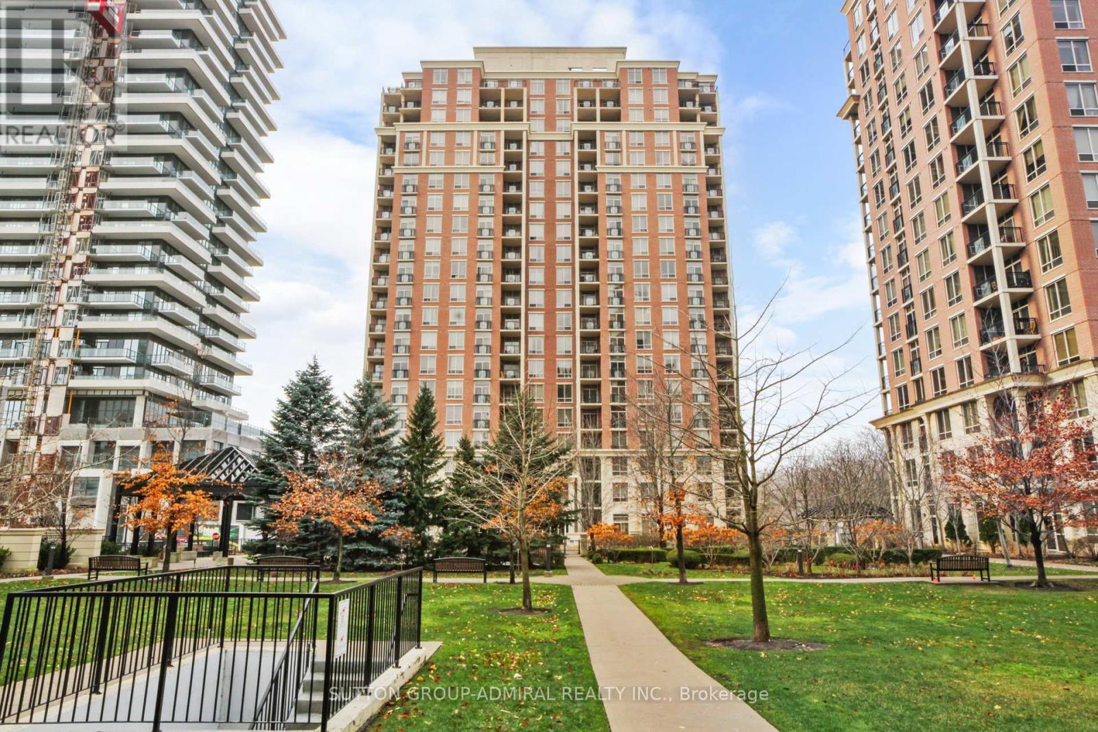 












1502 - 1101 LESLIE STREET

,
Toronto (Banbury-Don Mills),




Ontario
M3C4G3

