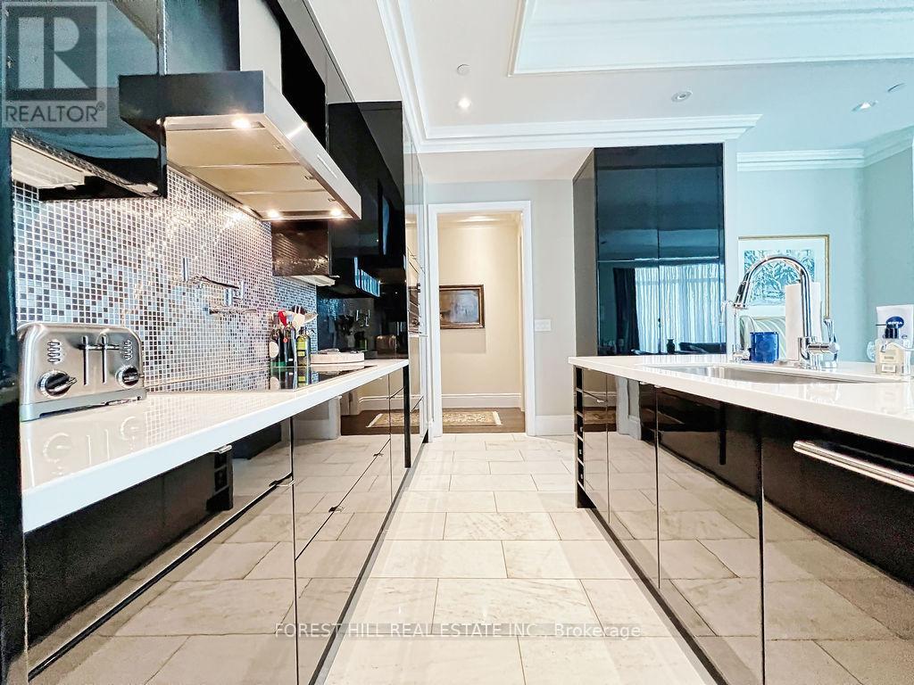 












5001 - 311 BAY STREET

,
Toronto (Bay Street Corridor),




Ontario
M5H4G5


