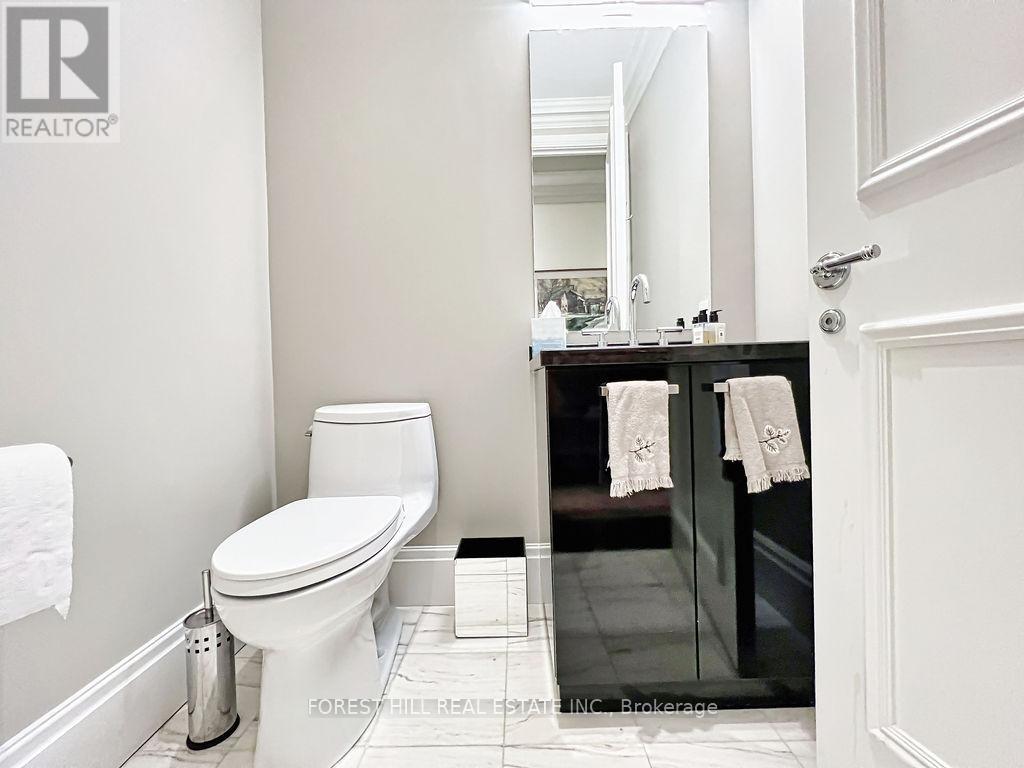 












5001 - 311 BAY STREET

,
Toronto (Bay Street Corridor),




Ontario
M5H4G5


