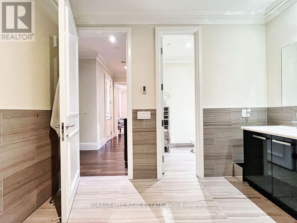 












5001 - 311 BAY STREET

,
Toronto (Bay Street Corridor),




Ontario
M5H4G5

