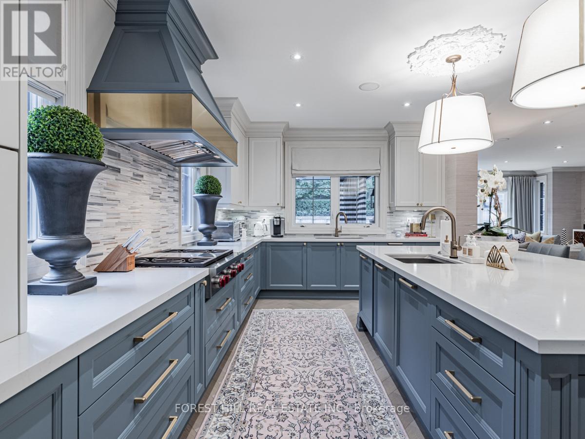 












17 HILLHOLM ROAD

,
Toronto (Forest Hill South),




Ontario
M5P1M1

