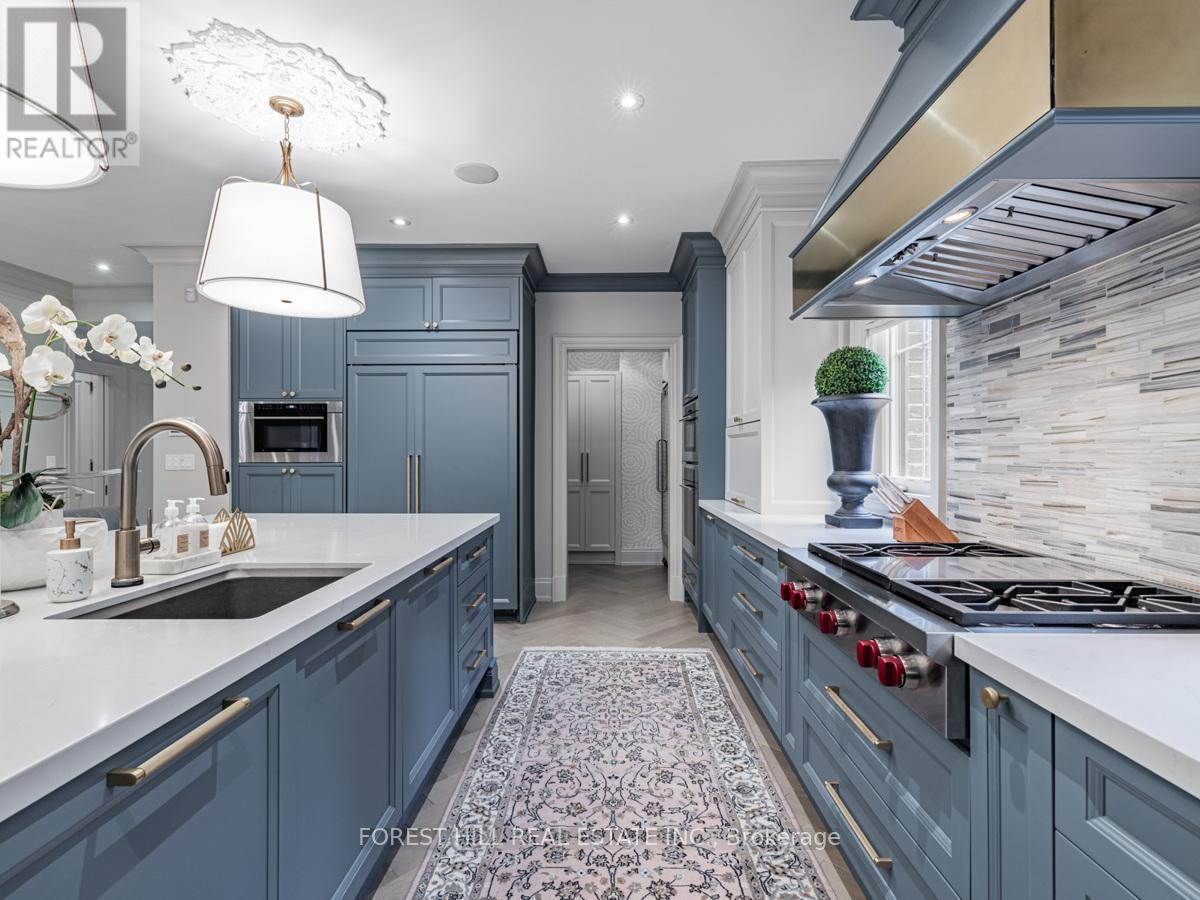 












17 HILLHOLM ROAD

,
Toronto (Forest Hill South),




Ontario
M5P1M1

