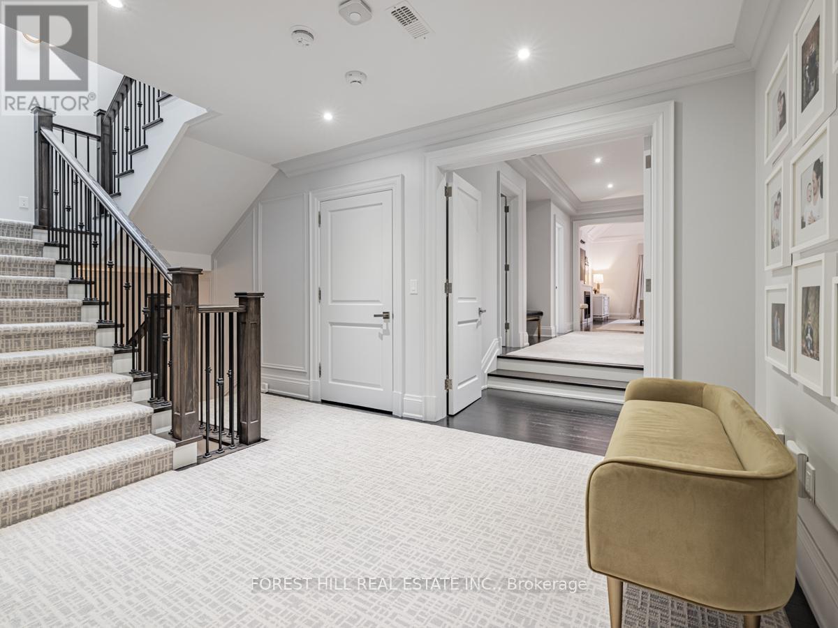 












17 HILLHOLM ROAD

,
Toronto (Forest Hill South),




Ontario
M5P1M1

