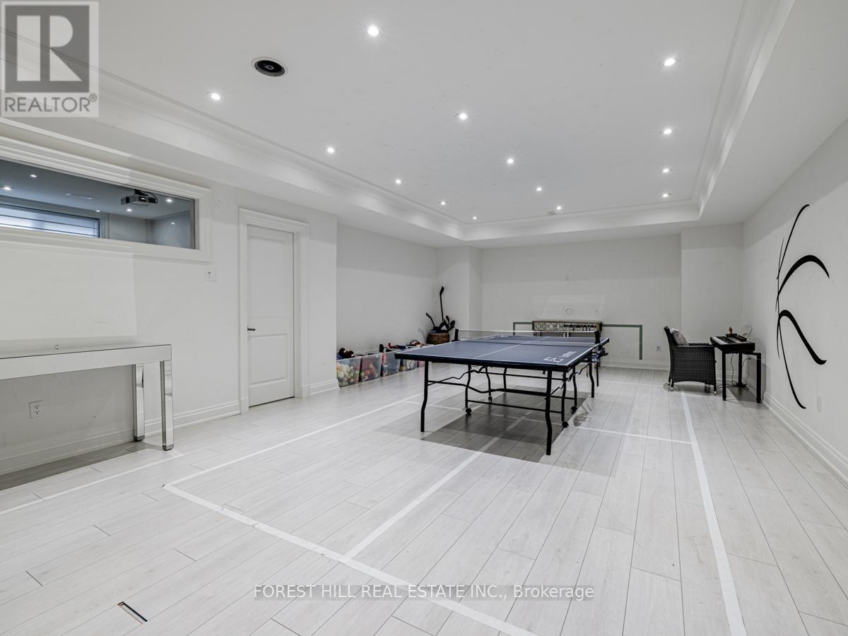 












17 HILLHOLM ROAD

,
Toronto (Forest Hill South),




Ontario
M5P1M1

