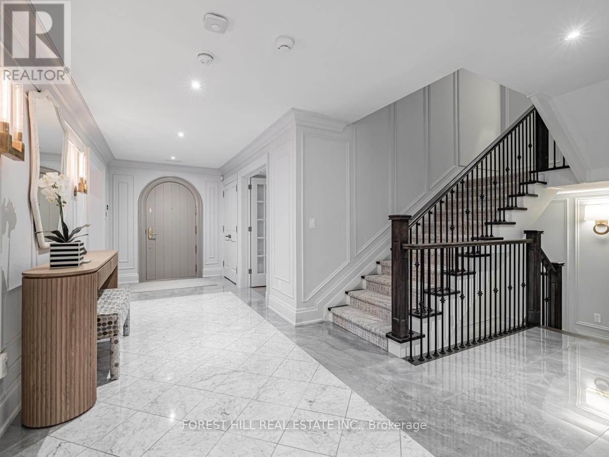 












17 HILLHOLM ROAD

,
Toronto (Forest Hill South),




Ontario
M5P1M1

