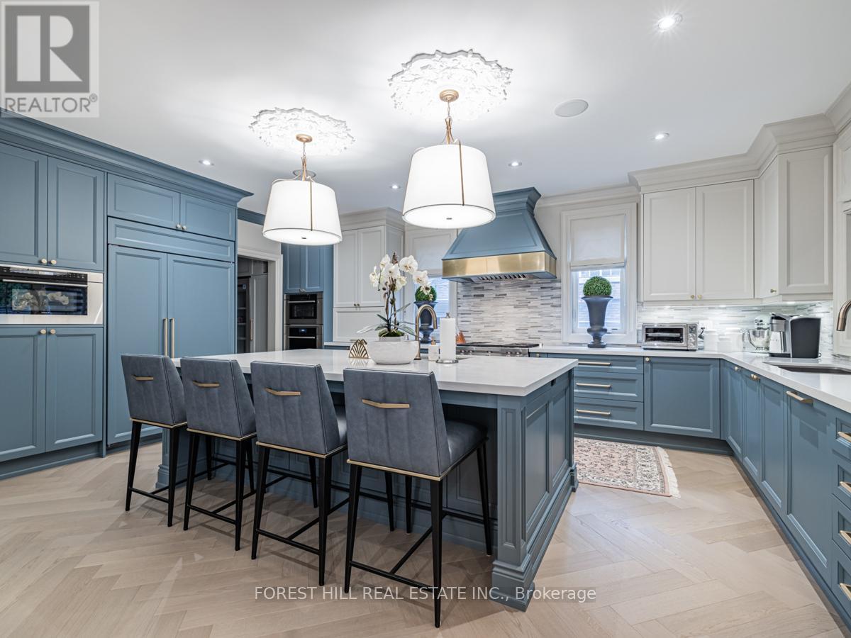 












17 HILLHOLM ROAD

,
Toronto (Forest Hill South),




Ontario
M5P1M1

