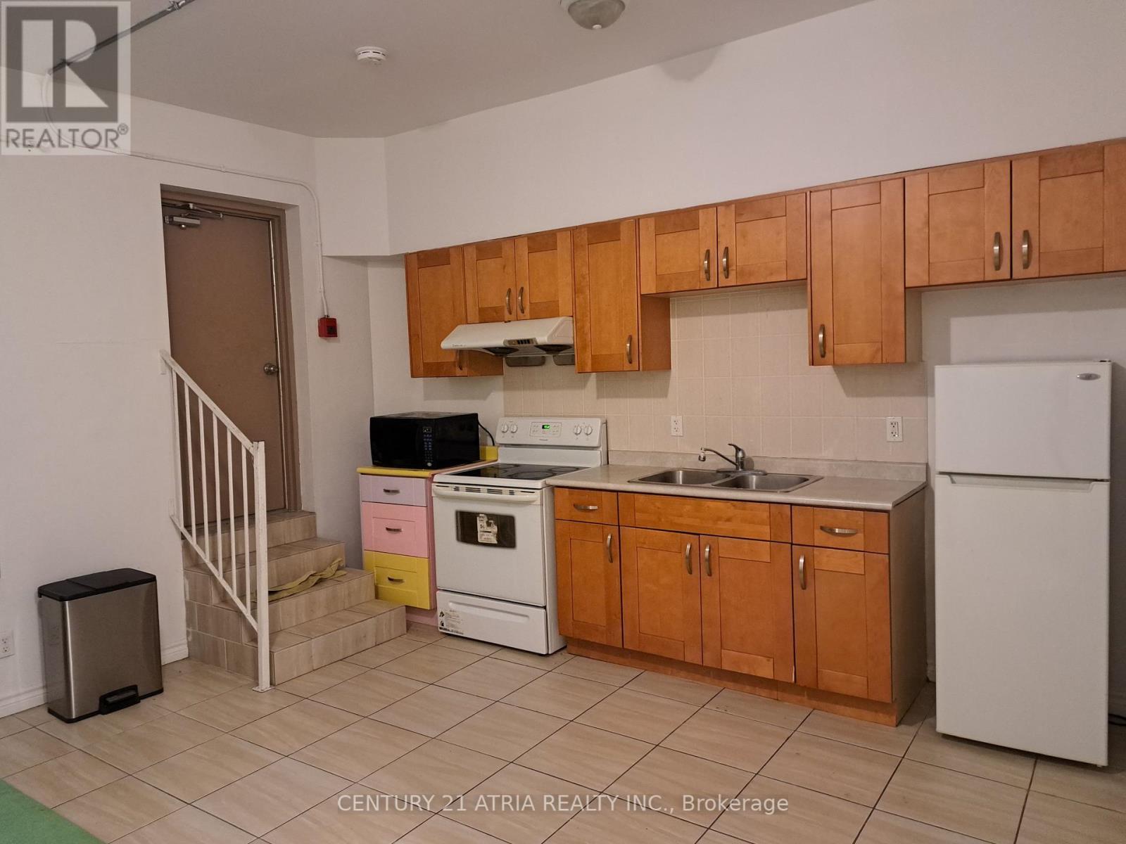 












302 - 366 COLLEGE STREET

,
Toronto (Kensington-Chinatown),




Ontario
M5T1S6

