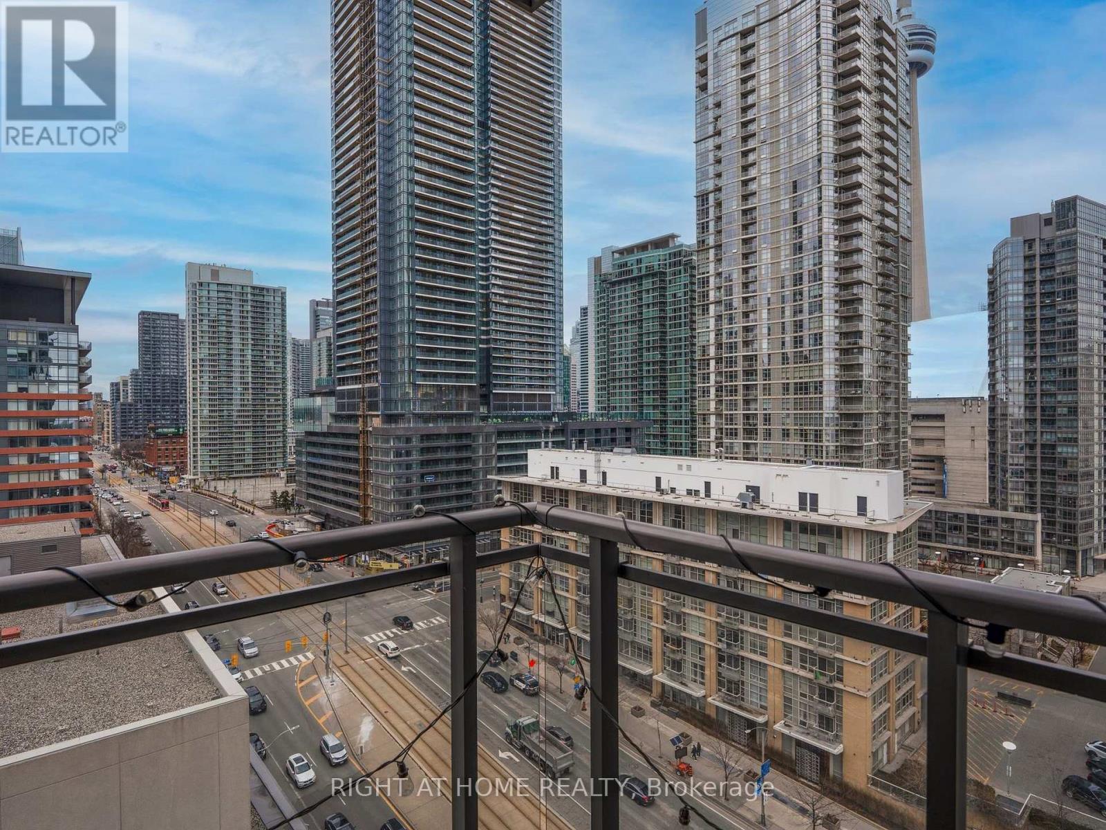 












1706 - 11 BRUNEL COURT

,
Toronto (Waterfront Communities),




Ontario
M5V3Y3

