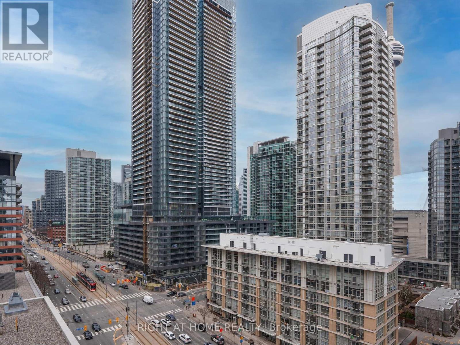 












1706 - 11 BRUNEL COURT

,
Toronto (Waterfront Communities),




Ontario
M5V3Y3

