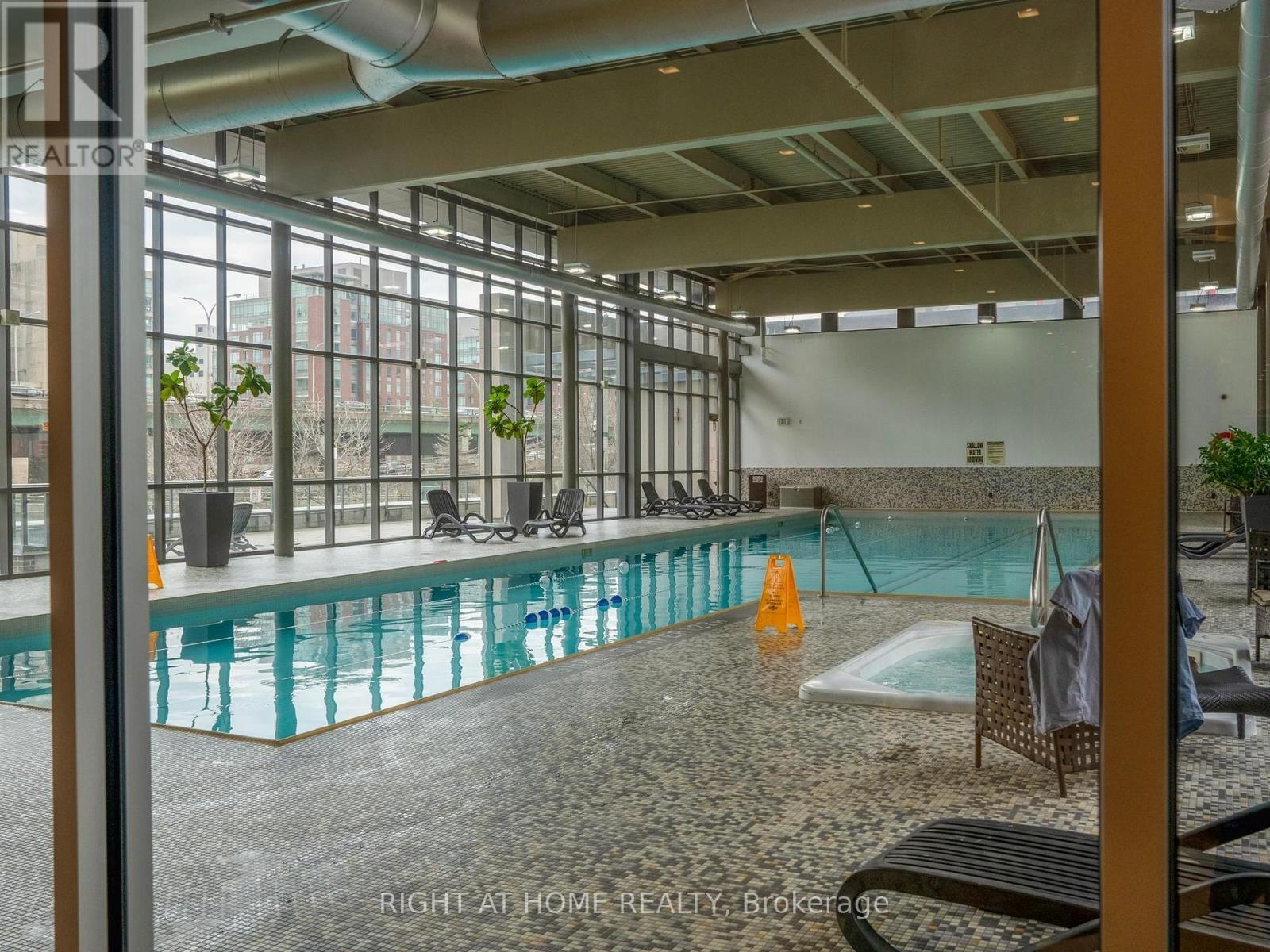 












1706 - 11 BRUNEL COURT

,
Toronto (Waterfront Communities),




Ontario
M5V3Y3

