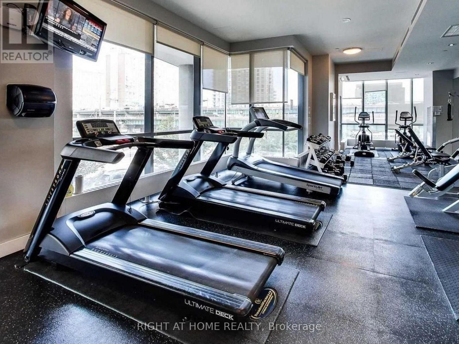 












1706 - 11 BRUNEL COURT

,
Toronto (Waterfront Communities),




Ontario
M5V3Y3


