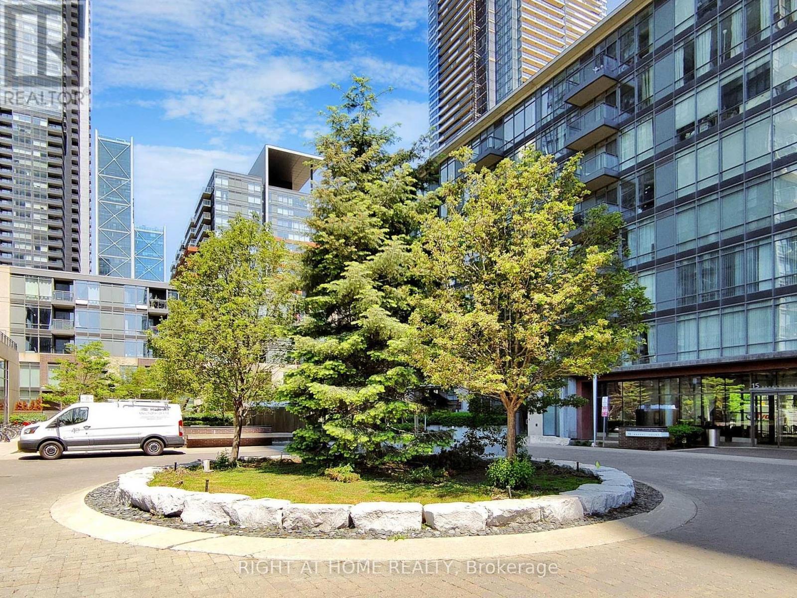 












1706 - 11 BRUNEL COURT

,
Toronto (Waterfront Communities),




Ontario
M5V3Y3

