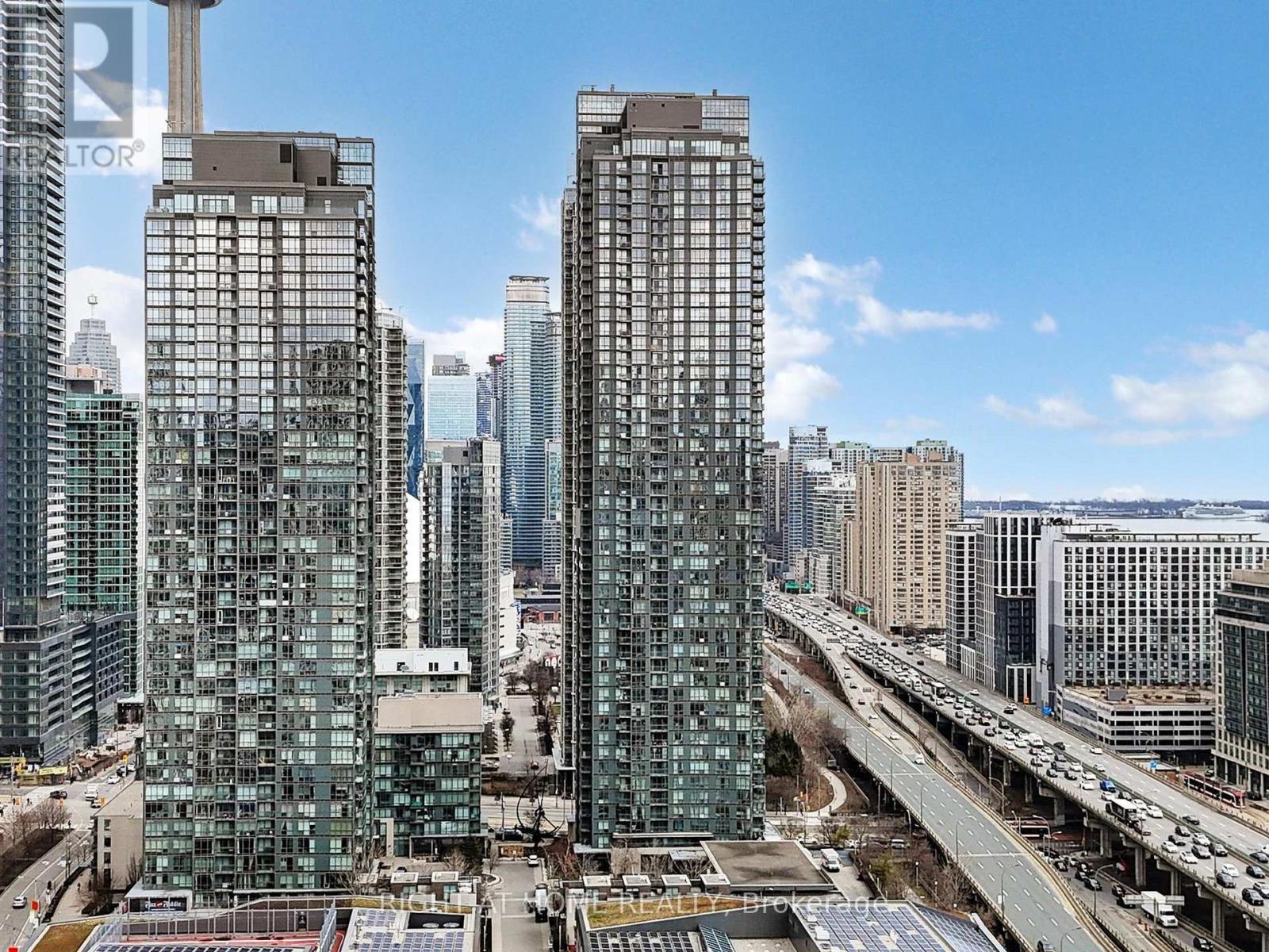 












1706 - 11 BRUNEL COURT

,
Toronto (Waterfront Communities),




Ontario
M5V3Y3

