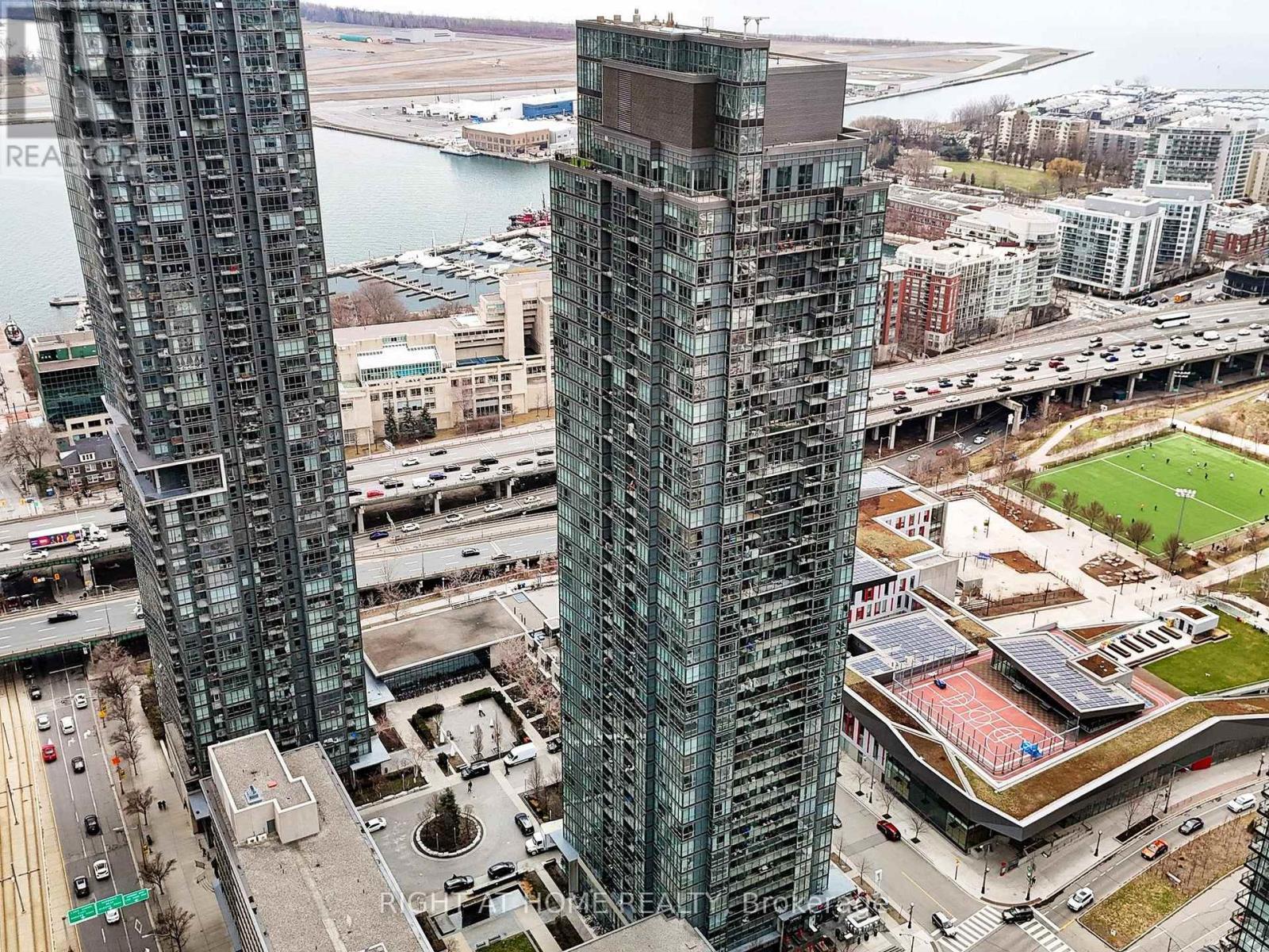 












1706 - 11 BRUNEL COURT

,
Toronto (Waterfront Communities),




Ontario
M5V3Y3

