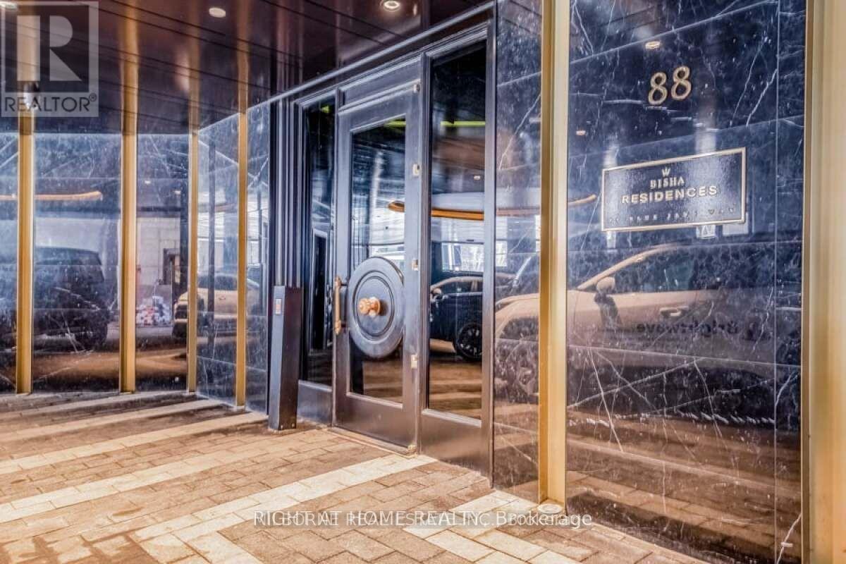 












2103 - 88 BLUE JAYS WAY

,
Toronto (Waterfront Communities),




Ontario
M5V2G3

