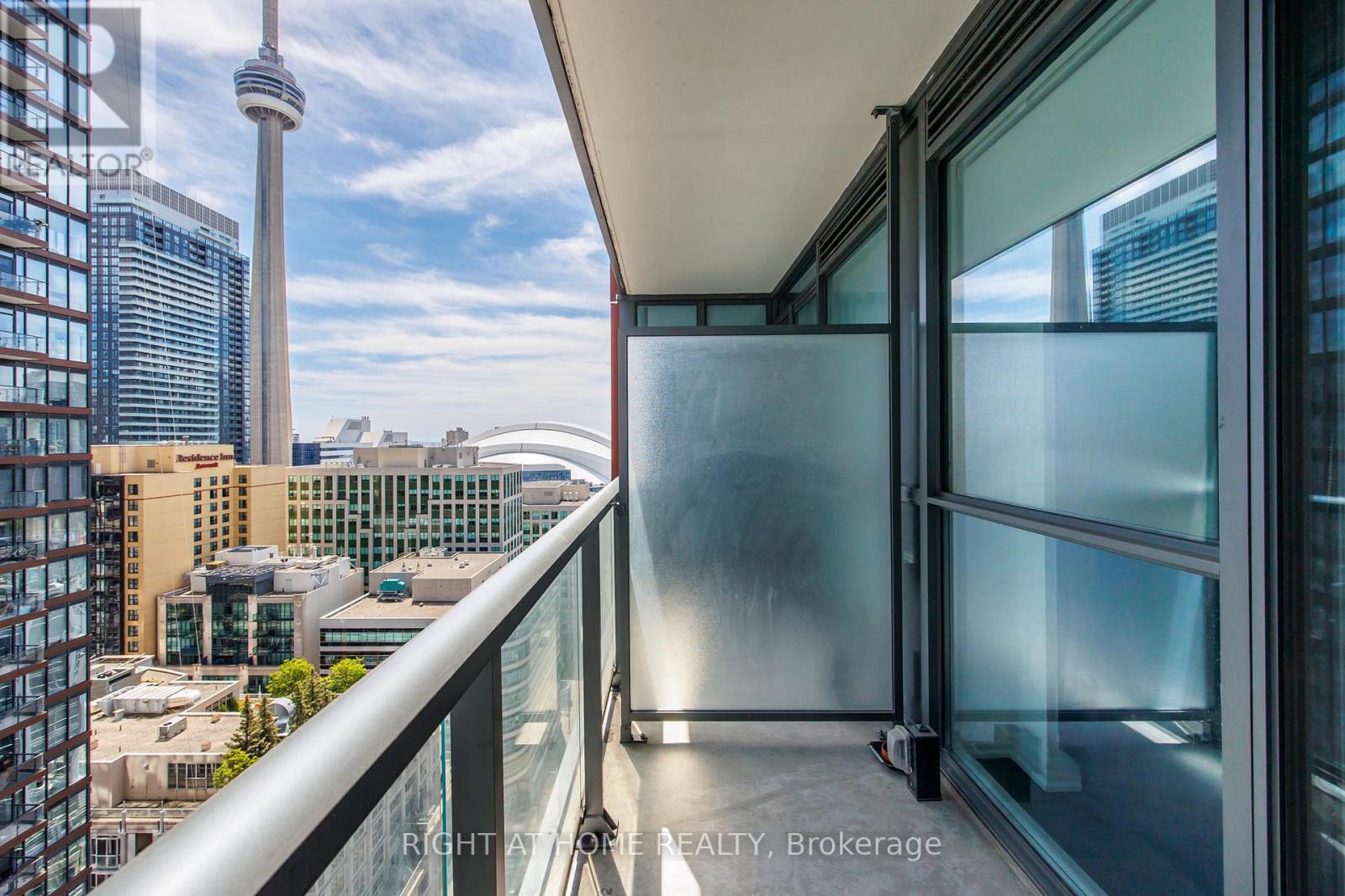 












2103 - 88 BLUE JAYS WAY

,
Toronto (Waterfront Communities),




Ontario
M5V2G3

