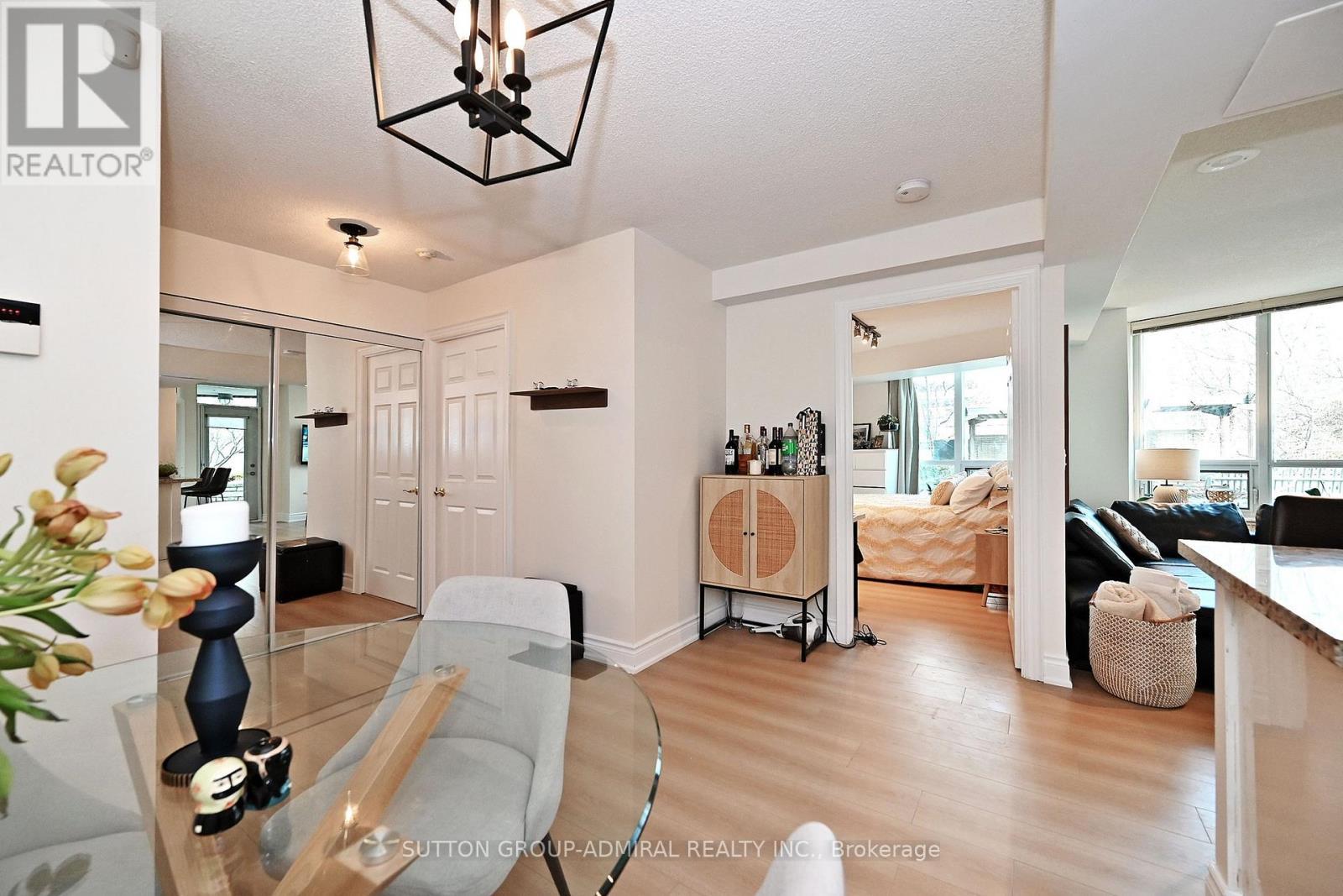 












305 - 15 GREENVIEW AVENUE

,
Toronto (Newtonbrook West),




Ontario
M2M1R2

