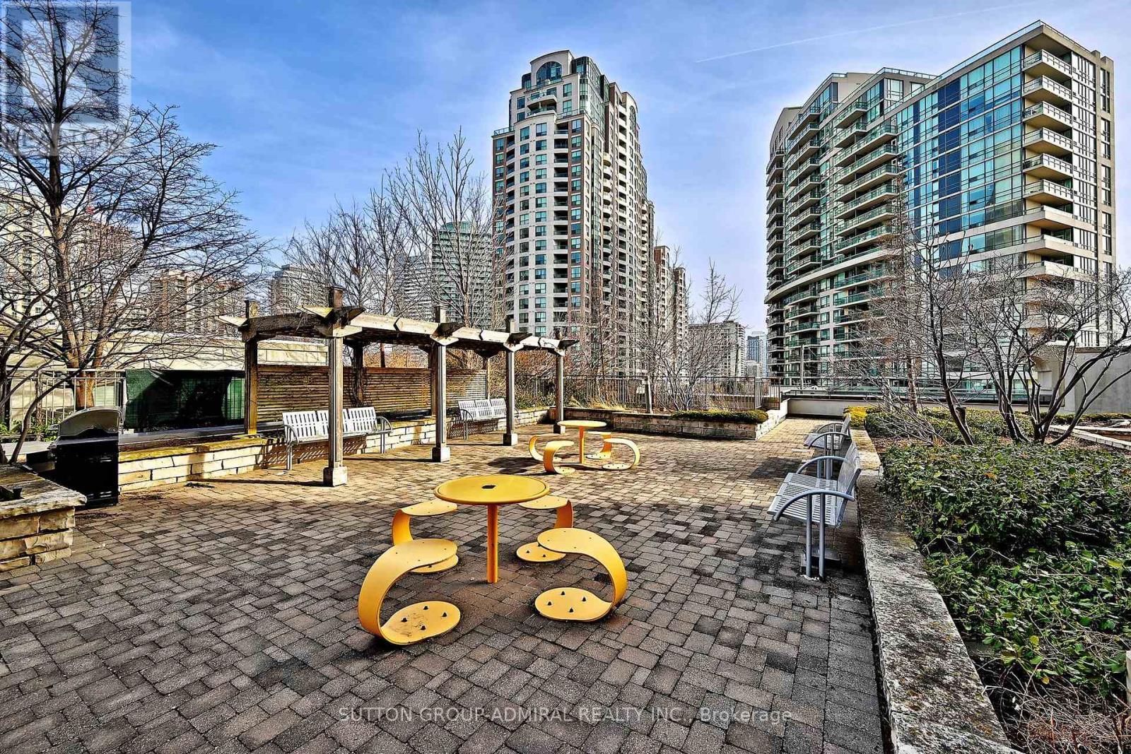 












305 - 15 GREENVIEW AVENUE

,
Toronto (Newtonbrook West),




Ontario
M2M1R2

