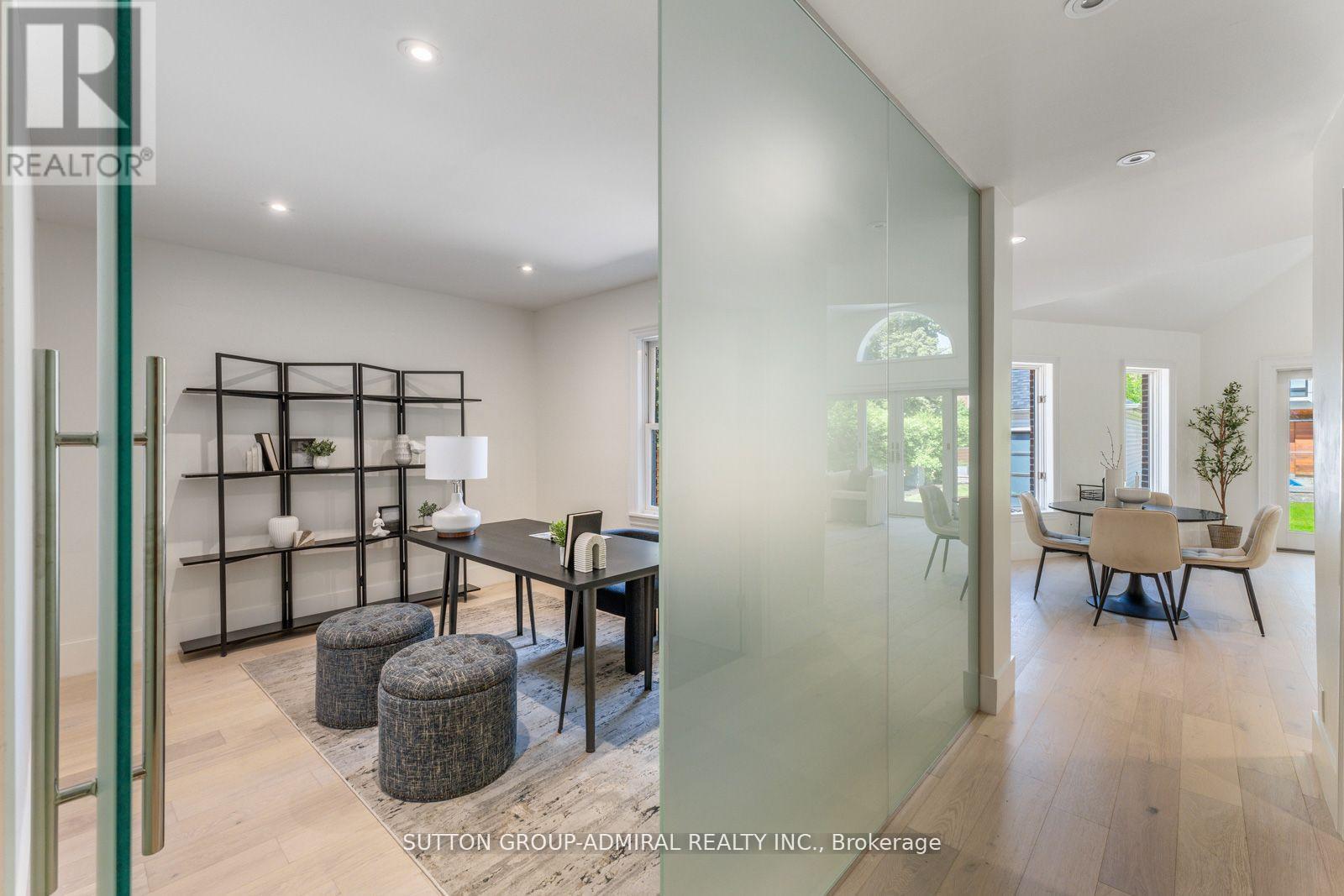 












216 GLENCAIRN AVENUE

,
Toronto (Lawrence Park South),




Ontario
M4R1N2

